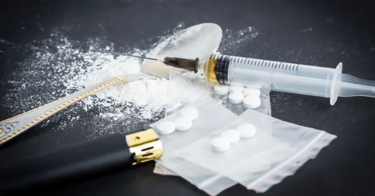 Signs of heroin use and common physical and behavioral changes associated with heroin use